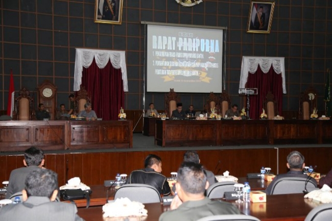 RAPAT PARIPURNA DPRD BANTEN PERIODE 2014-2019