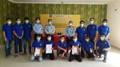 ISTIMEWA. 13 napi beragama Buddha di Lapas Kelas IIA Cilegon menerima Remisi Khusus (RK) Hari Raya Waisak 2022, Senin (16/5/2022).