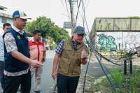 Siap-siap, Pemkot Tangsel Mulai Rapihkan 5 Ruas Jalan dari Kabel Menjuntai