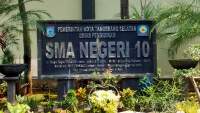 SMAN 10 Tangsel.