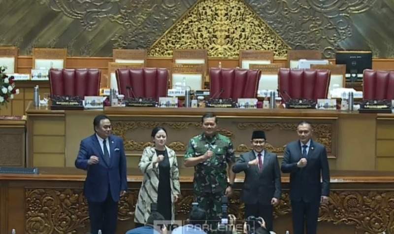 Rapat Paripurna DPR, Selasa (13/12/2022) pagi, resmi mengesahkan Laksamana Yudo Margono sebagai Calon Panglima TNI.