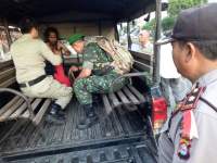 Koramil dan Dinas Pol PP Kota Serang mengamankan orang gila