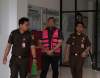 Tersangka Perpajakan SHK saat digiring ke Kejaksaan