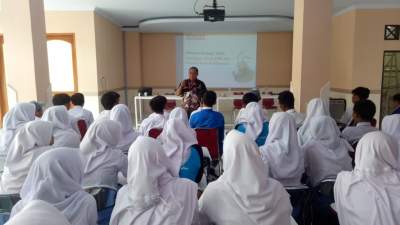 Hari Jadi ke 20, Alfamart Berbagi Ilmu Dengan SMK