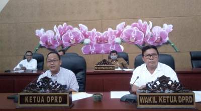 Ketua DPRD Tangsel, Abdul Rasyid saat rapat pimpinan di gedung DPRD Tangsel.