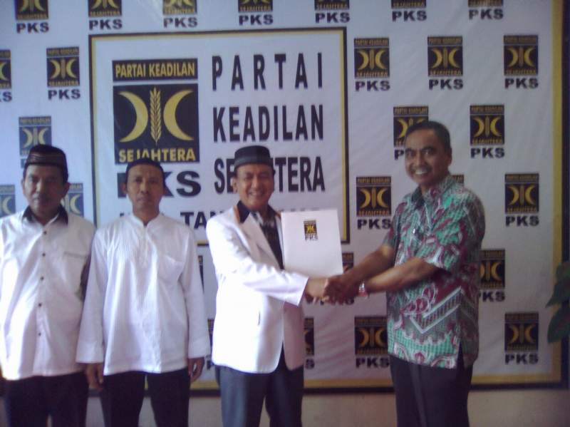 Sekda Ambil Formulir Pendaftaran Bacalon Wakil Bupati di PKS