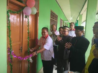 PT Mayora Realisasikan CSR Bantu Rehab Sekokah