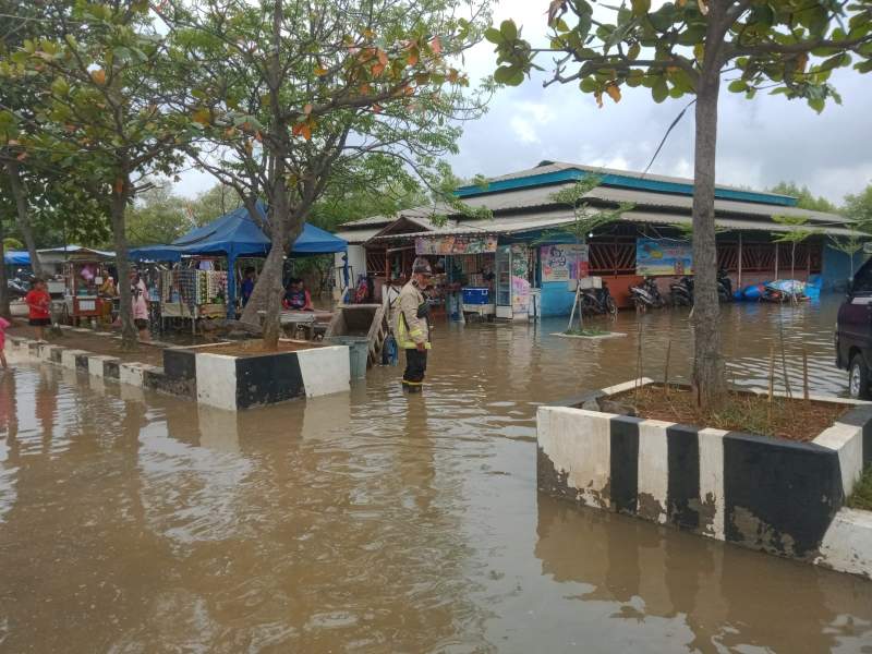 BPBD Kab. Tangerang Lakukan Assesment Dampak Ombak Besar di Tanjung Pasir