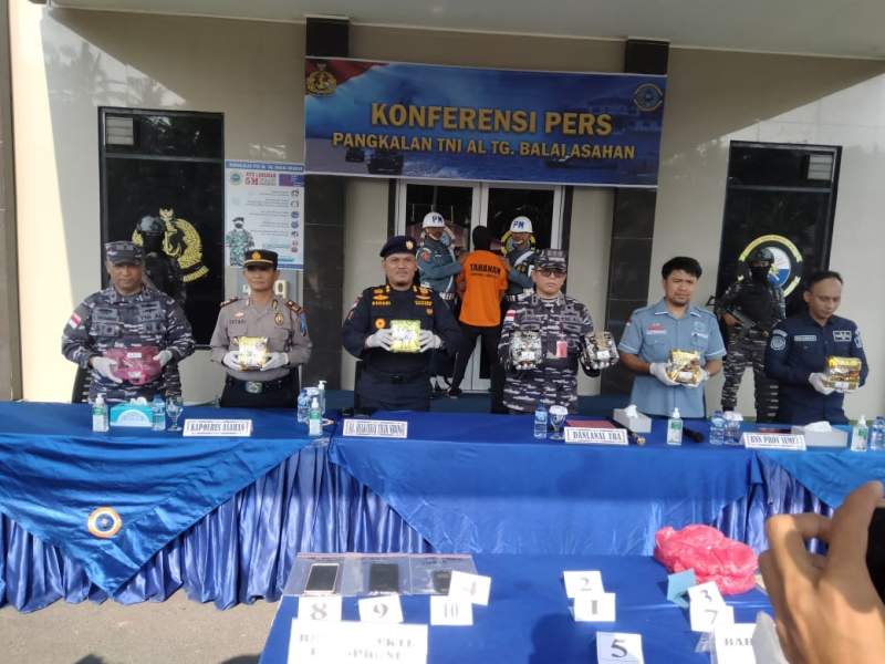 TNI AL Lanal TBA Berhasil Gagalkan Penyelundupan 7 Kilogram Sabu