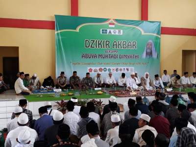 Suasana Istigosah Bersama Abuya Muhtadi