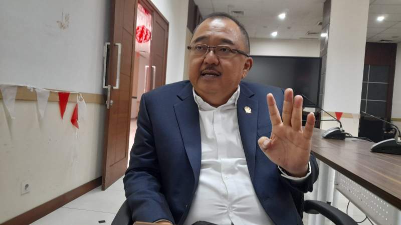 Ketua Fraksi Demokrat DPRD Kota Tangsel, Rizki Jonis.