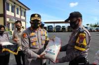 Program Bantuan Mabes Polri, Kapolres Serang Salurkan Beras ke Masyarakat Terdampak Covid 19