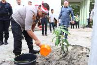 Peduli Lingkungan, Polres Tanjung Balai Tanam 1500 Pohon