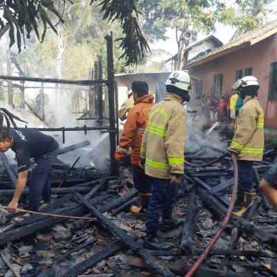 Pondok Pesantren Alhidayah Cikuya Ludes Terbakar