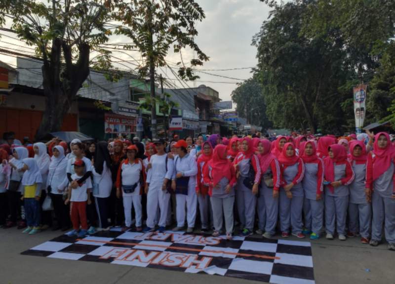 Masyarakat Tumpah Ruah Semarakkan Jalan Sehat Pilkada Kota Tangerang 2018