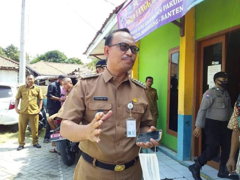 Camat Pakuhaji Segera Bangun Rumah Roboh Akibat Angin Puting Beliung