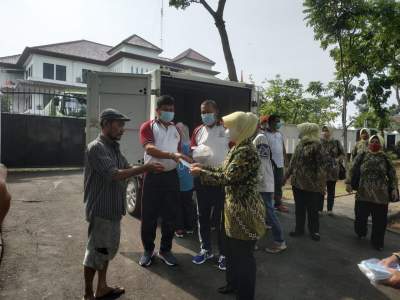 Jumat Berkah, Kejari Kabupaten Tangerang Kembali Bagikan Masker