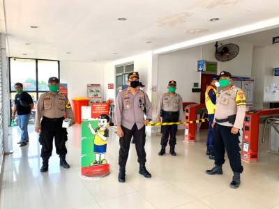 Polsek Tigaraksa Sosialisasikan Pencegahan Covid - 19 Pada Penumpang Kereta Api