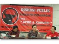 Koordinator ICW Ade Irawan menjadi narasumber diskusi publik yang digelar PDI P Kota Tangerang.