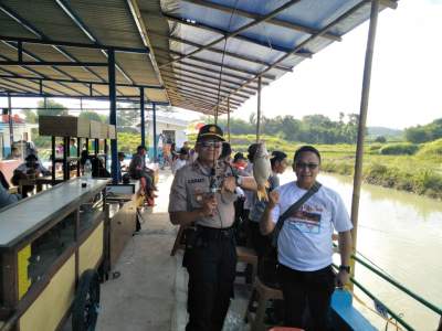 Jelang Ramadhan, Kapolsek Cisoka Mancing Bareng Warga