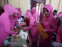 Pelatihan pembuatan parsel di Mapolres Serang