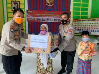 Polda Banten Salurkan Bantuan Sembako Kepada Anak-anak Yatim Piatu