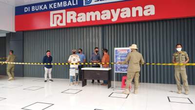 Baru Disegel, Ramayana Dan Giant Cikupa Dibuka Kembali