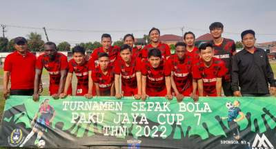 Kesebelasan Banteng Tangsel maju ke perempat final usai menyingkirkan Pordes Waru Jaya dengan skor 3-1.