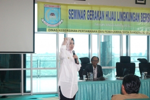 Airin Ajak Warga Kampanyekan Gerakan Hijau Lingkungan