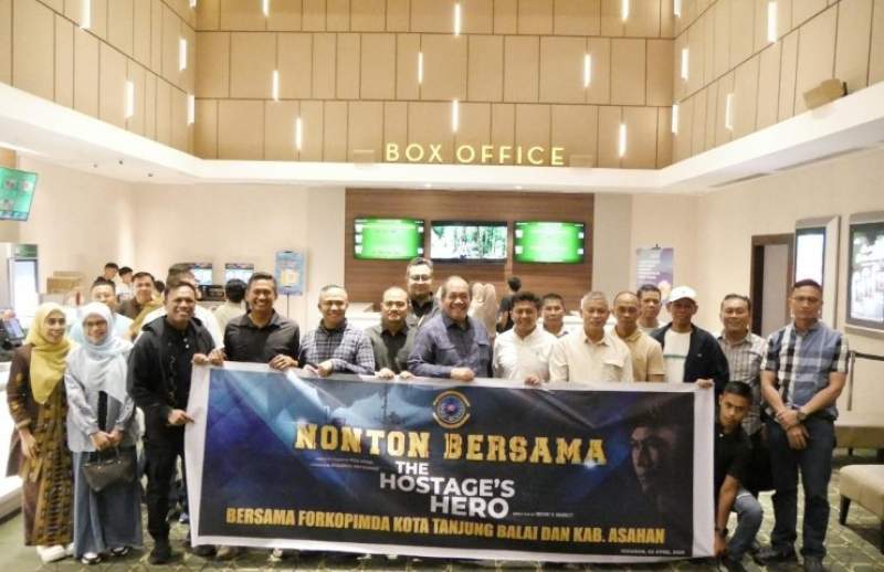 Wali Kota dan Wakil Wali Kota Tanjungbalai  Nobar Film The Hostage&rsquo;s Hero