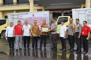 Polda Banten Distribusikan Bantuan dari Perusahaan Alfamidi/alfamart
