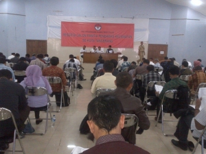 Para Peserta test tulis saat mengikuti tes di aula DPD KNPI Kota Tangerang