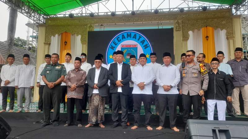Wali Kota Benyamin Davnie bersama unsur Muspika Pondok Aren di lokasi Semarak 42 Tahun Kecamatan Pondok Aren.
