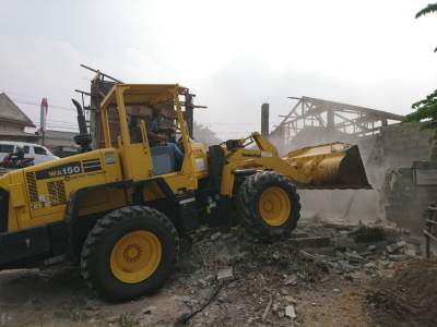 Satpol PP Tertibkan PKL Pasar Sentiong Eks Kios CRS