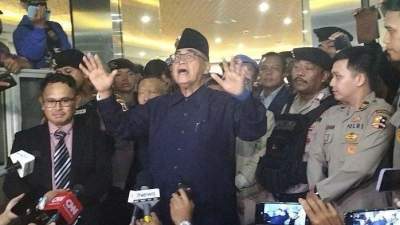 Panji Gumilang usai diperiksa terkait kasus dugaan penistaan agama di Bareskrim Polri, Jakarta, Senin (3/7/2023), lalu.