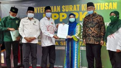 Alhamdulillah, SK DPP PKB Akhirnya Sampai ke Azizah dan Ruhamaben