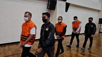 Jumpa pers pengumuman resmi tersangka korupsi bansos Kemensos di KPK, Jakarta, Rabu (23/8/2023).