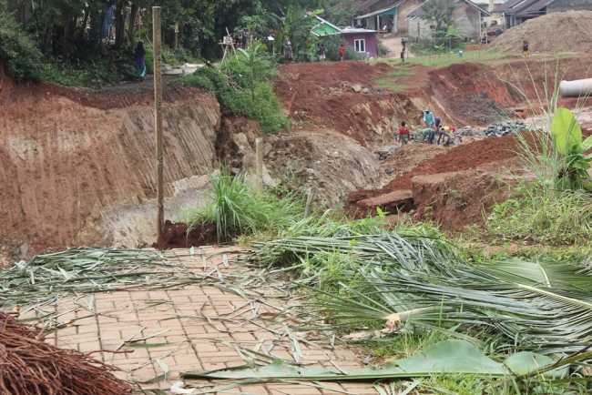 Jalan Lingkungan Diputus Pengembang