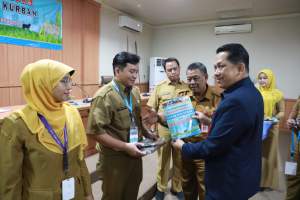 Pj Bupati Tangerang Lepas 100 Petugas Pemeriksa Hewan Kurban