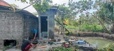 Cegah BAB Sembarangan, 10 Jamban di Desa Cipaeh Dibangun