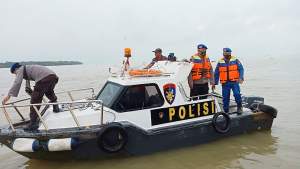 Personel Sat Polairud Polres Asahan Laksanakan Ops Yustisi di Perairan Bagan Asahan