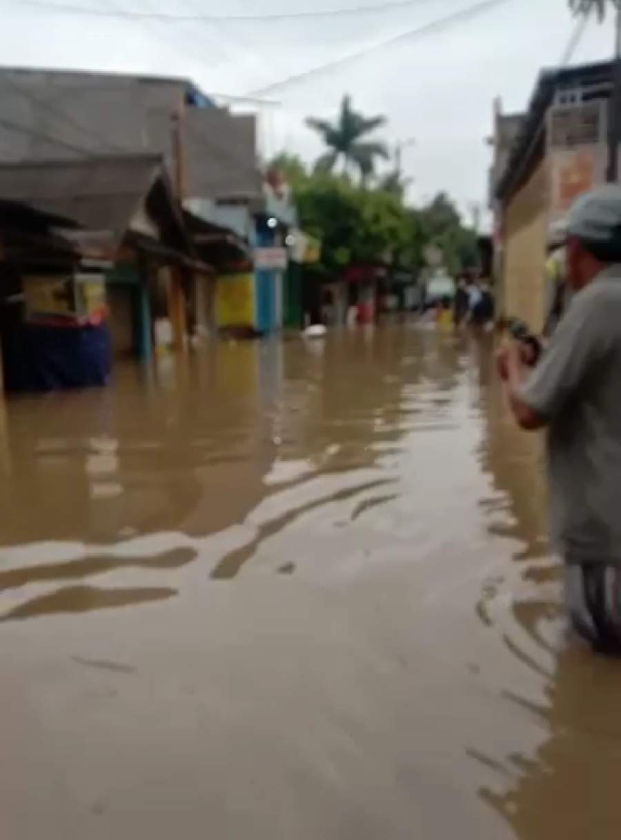 Ratusan Rumah di Curug Hingga Jalan Tol Tangerang - Merak Terendam Banjir
