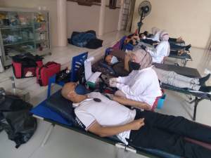 Kajati Banten  Ikuti Donor Darah di Vihara Gunavardhana Binong