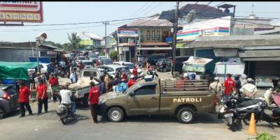 Destinasi Wisata di Mauk Ditutup, Petugas Gabungan Lakukan Penyekatan