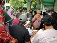 Penyaluran BST di Desa Buaran Jati  Diduga Langgar Sosial Distancing
