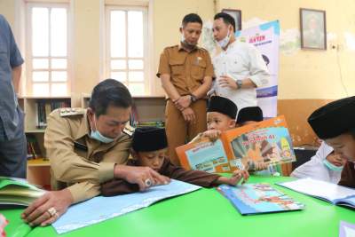 Tinjau Titik Pojok Baca, Syafrudin : Pojok Baca Dikembangkan di Tiap Kelurahan