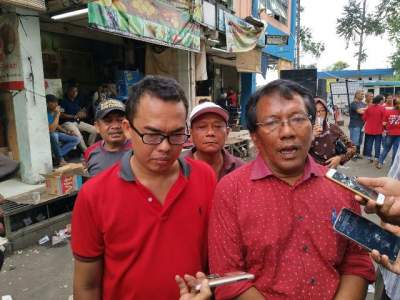 Pedagang Pasar Induk Tanah tinggi Unjuk Rasa