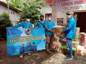 DPD KNPI Kabupaten Tangerang Berikan Bantuan Kepada Korban Puting Beliung di Pakuhaji
