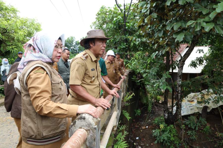 Pj Gubernur Banten Al Muktabar Lakukan Groundbreaking Pembangunan Ruas Jalan Sumur - Taman Jaya Kabupaten Pandeglang