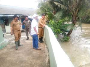 Kunjungi Korban Banjir, Camat Cikupa Minta Warga Bunder Jaga Kebersihan Lingkungan